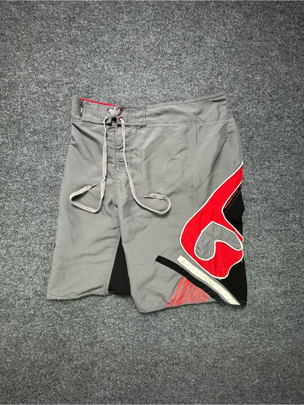 Very Rare Y2K Billabong board  Shorts with red, black, and white abstract graphi